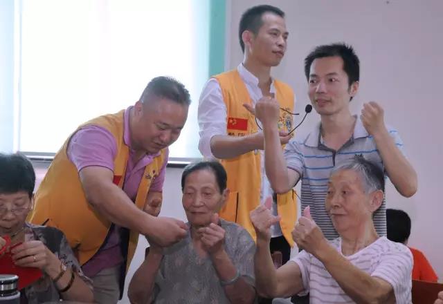 慈善公益,關愛敬老院,辦公家具