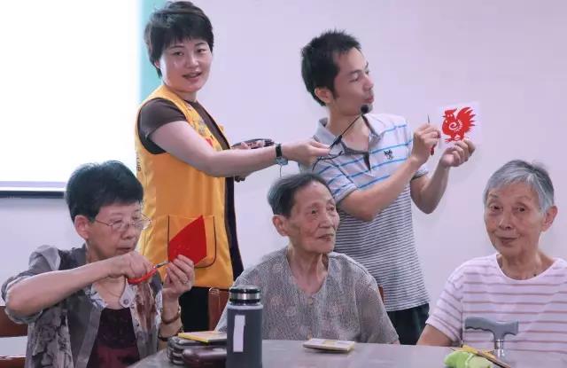 慈善公益,關愛敬老院,辦公家具