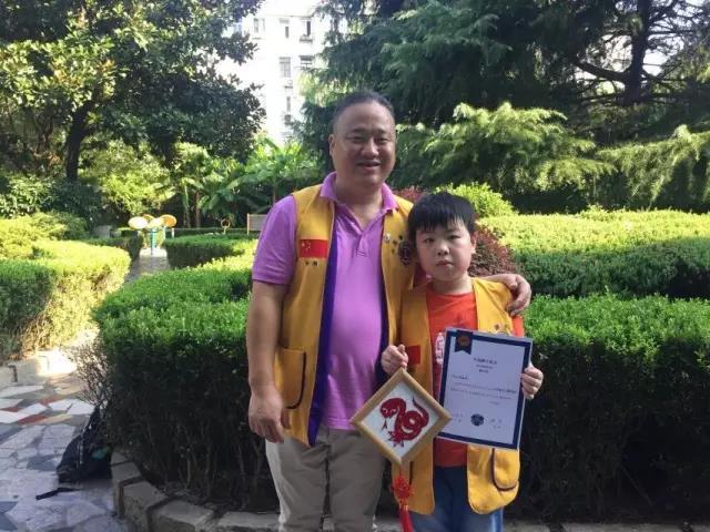 慈善公益,關愛敬老院,辦公家具